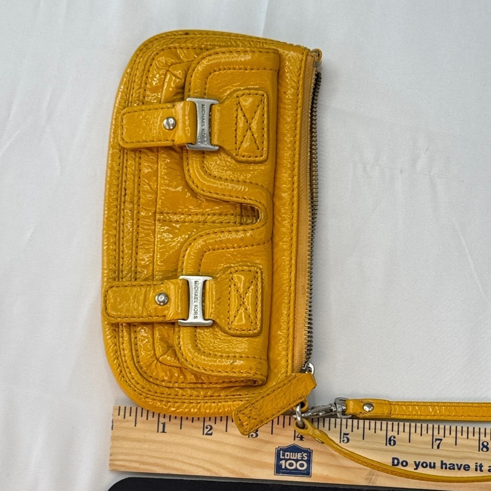 Michael Kors mustard Yellow Leather Wristlet Clutch zippers and pockets y2K - Picture 9 of 9